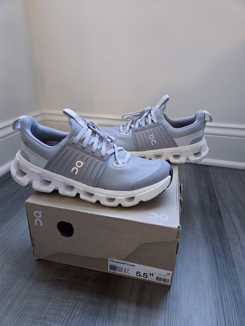 CLEAN On Cloud Cloudswift Youth Sneakers - Alloy | Glacier